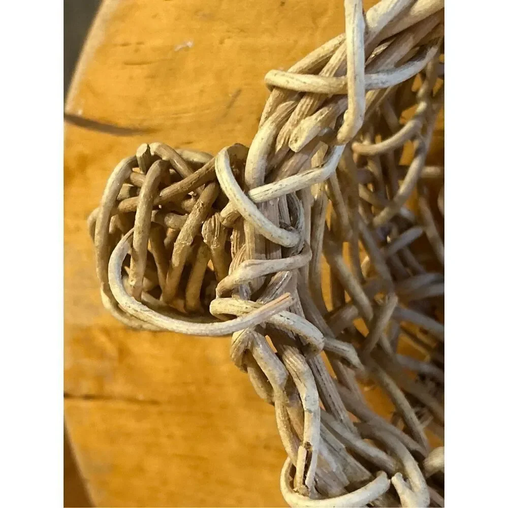 Vintage weaved basket bunny animal (8565)